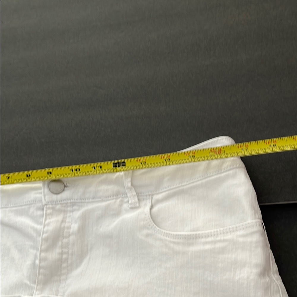 Elegant White Croft & Barrow Denim Skirt - Picture 5 of 9